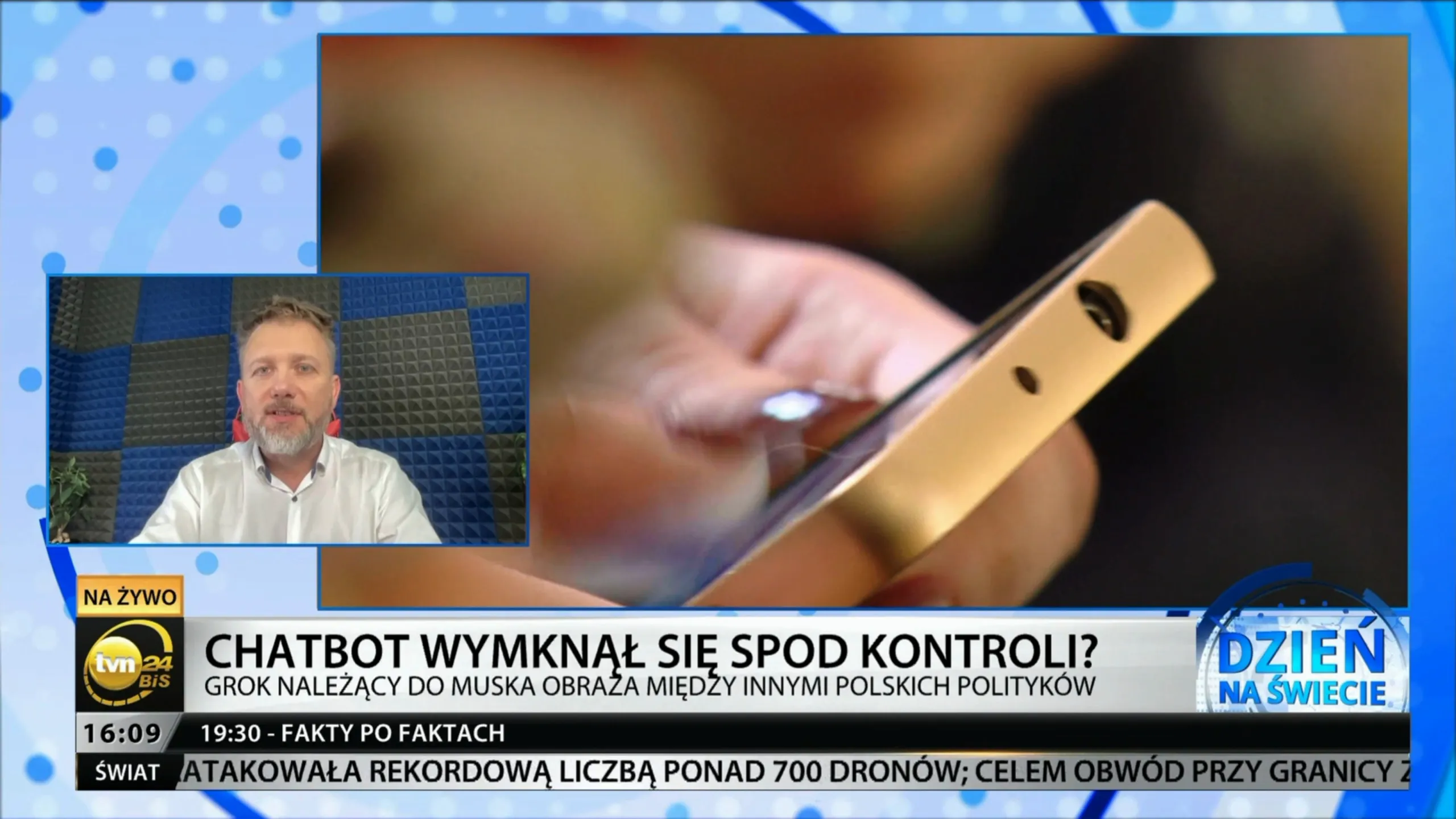 Piotr Kruk na antenie TVN24 BiS w programie Dzień na świecie; pasek: Pułapki sztucznej inteligencji